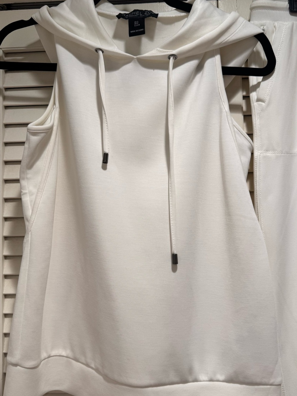 Rachel Zoe—S, Cream Sleeveless Hoodie & Jogger Set, Elastic Waist, Luxe Feel - Picture 3 of 14